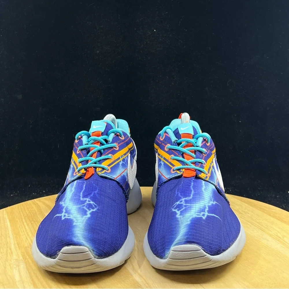 Nike Roshe Run Print 677782-401 Youth Size 6.5Y / Womens 8 Lightning Print Blue
